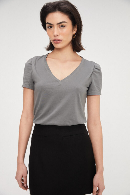 Blusa Ane Gola V Cinza - Imagem 4