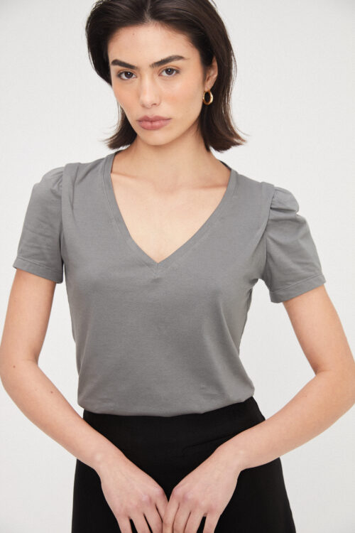 Blusa Ane Gola V Cinza